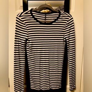 Gap long sleeve t-shirt